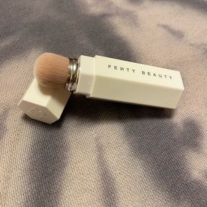 NIB! Fenty - Portable Contour & Concealer Brush